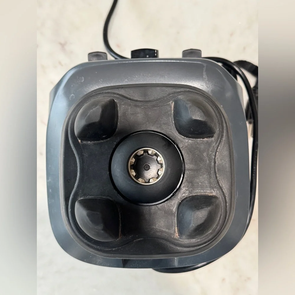 Jamba Appliances 2.4 hp Blender with 64 oz Jar, Grey (58910) - Picture 7 of 14